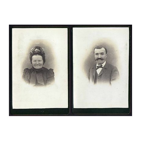 Lot 2 anciennes photos collées sur cartons d'un couple