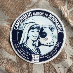 Camembert fabriqué en Normandie 14-B