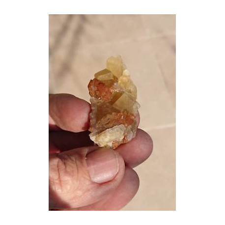 Petit quartz hématoïde sur fluorine jaune Maroc QHFJ1 25 grammes...