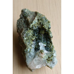 Epidote quartz REP4 131g 60mm37mm