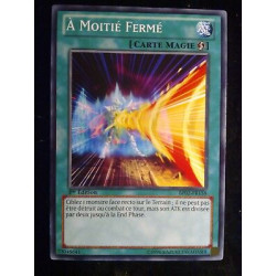 à moitié fermé BP02-FR158 Yu-Gi-Oh