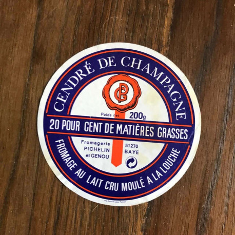 Cendre de CHAMPAGNE - FROMAGE AU LAIT CRU MOULÉ A LA LOUCHE