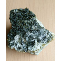 Epidote quartz REP5 179G 59mm54mm