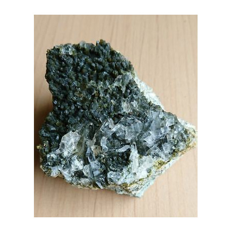 Epidote quartz REP5 179G 59mm54mm