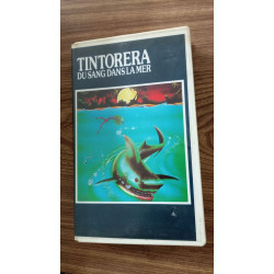 Tintorera du sang dans la mer